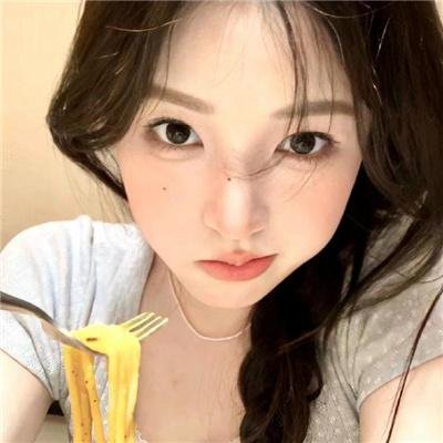 爬上山